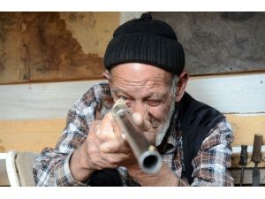 86 Yaşındaki Ramazan Dede’nin Silah Yapma Tutkusu