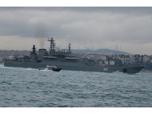 Rus savaş gemilerine yakın takip