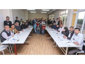 ESOGÜ’den Türkmenlere Verilen Türkçe Okuma - Yazma Kursunu Ziyaret Etti