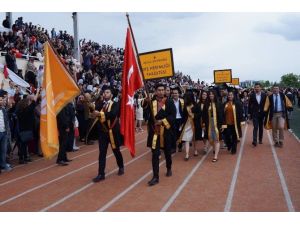 İnönü Üniversitesi Bu Yıl 8 Bin 100 Mezun Verdi