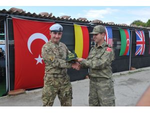 Yabancı birliklerdeki Türk asıllı askerlerle sıcak sohbet