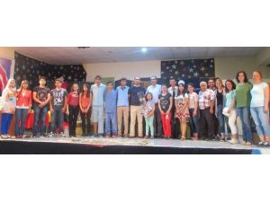 Ortacalı Genç Tiyatrocular ‘’Dokuz Canlı’’ Oyununu Sergiledi
