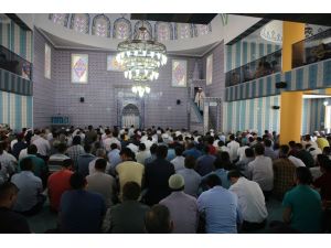 Halid Bin Velid Camii ibadete açıldı
