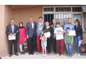Hakkari Mesleki Ve Teknik Anadolu Ticaret Lisesi 140 Mezun Verdi