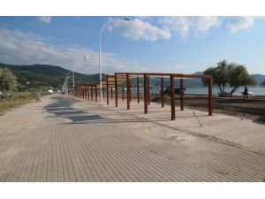 Gemlik'in Kumsaz sahillerine 100 bin metrekarelik plaj yapıldı