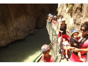 Kartpostallık Saklıkent Kanyonu Ziyaretçi Akınına Uğruyor