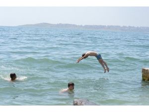 Gürpınar ve Marina’daki halk plajlarında yapılan ölçümlerde deniz tertemiz