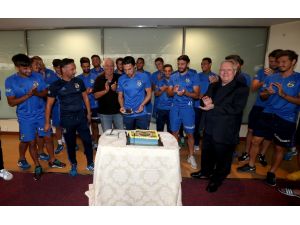 Fenerbahçe'de '19.07 Dünya Fenerbahçeliler Günü' kutlanıyor