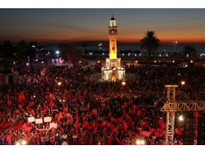 İzmirliler dokuz gündür demokrasi nöbetinde