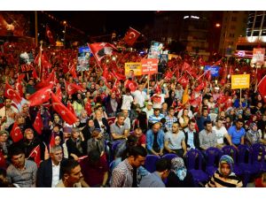 Uşak'ta demokrasi nöbeti