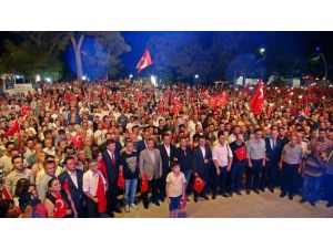Burdur’da demokrasi nöbeti