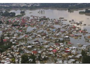 Hindistan’daki sel felaketinde 58 bin kişi zarar gördü