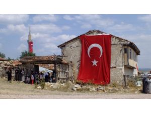 Şehit Özel Harekat Polisi Ahmet Demir memleketi Kütahya'da toprağa verildi