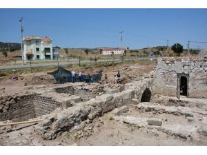 Helenistik dönemden kalma o hamamda yeni mezarlar bulundu