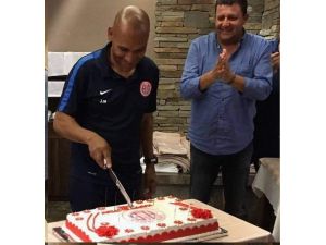 Antalyaspor’da Morais’e sürpriz doğum günü