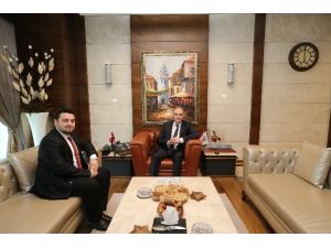 Bakan Özlü, CERN’e kabul edilen Ahmet Serdar Mutluer’le bir araya geldi