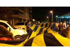 Fenerbahçelilerden demokrasi nöbetine destek