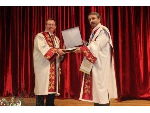 Trakya Üniversitesi 9’ncu dönem Rektörü Prof. Dr. Erhan Tabakoğlu görevi teslim aldı