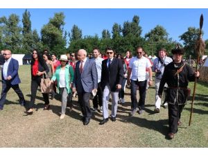 Darbeyi püskürten Türkiye’nin selamı Türk kökenli 27 millete iletildi