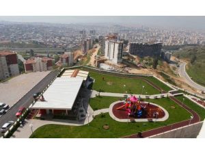 Bayraklı’nın parkları vatandaşların buluşma noktası