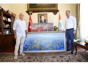 Ünlü ressam Nalbantis, dünyanın ilk dört boyutlu resmini Gürkan’a hediye etti