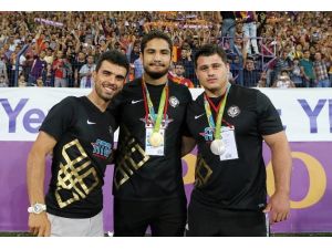 Milli sporculardan Osmanlıspor’a destek
