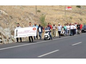 Yozgatlılar, Cumhurbaşkanı Erdoğan’dan acemi birliği istemek için yaya olarak yola çıktı