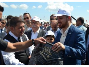 Etnospor Kültür Festivali’nde Bilal Erdoğan’a ‘kıspet’ hediye edildi