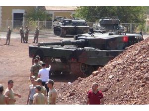 İstanbul 2. Zırhlı Tugay Komutalığı’ndaki tankların İslahiye’ye sevkıyatı devam ediyor