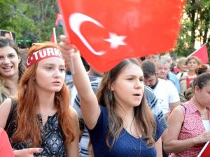 Eskişehir’de 30 Ağustos Zafer Alayı’na binlerce vatandaş katıldı