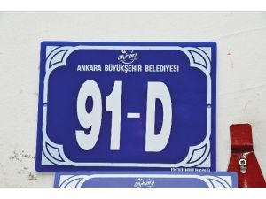 Başkent’te binalara Ankara Kedisi logolu kapı numarası