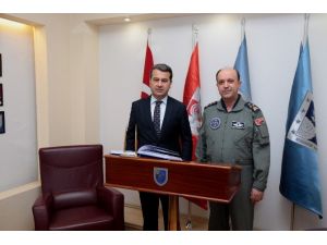 Vali Azmi Çelik, Korgeneral Güneykaya’yı ziyaret etti