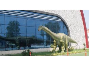 ‘Devr-i Dinozor’a rekor ilgi