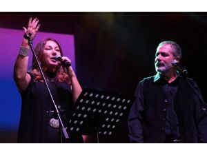 Kısaparmak çifti EXPO 2016’da aynı sahneyi paylaştı