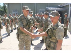 Sınır karakolunda bayramlaşma