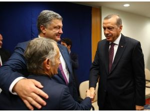 Cumhurbaşkanı Erdoğan, Ukrayna Cumhurbaşkanı Poroşenko ile bir araya geldi