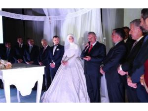 Başbakan Binali Yıldırım, yeğeninin nikah şahidi oldu
