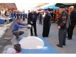 Yozgat’ta kışlık ürünler köylü pazarında yoğun ilgi görüyor