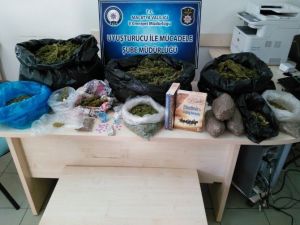 Polisten uyuşturucu satıcılarına operasyon