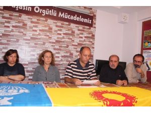Bergama’da Eğitim-Sen üyelerinden, maaş kesme cezasına protesto