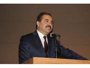 Hukuk Fakültesi’nin ilk dersini Prof. Dr. Mehmet Ünal verdi