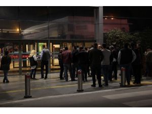 Gece yarısı İphone 7 kuyruğu