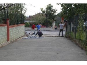 Sapanca Belediyesi parke taşı çalışmalarını devam ettiriyor