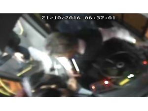 (Özel Haber ) İETT otobüsü şoförüne dayak kamerada