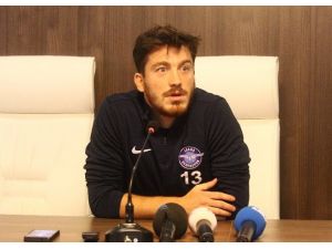İpekoğlu: "Futbolcu memur zihniyetli olmamalı"