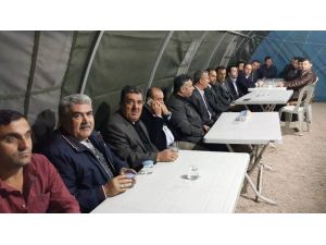 AK Parti, şehit ailesine taziye ziyaretinde bulundu