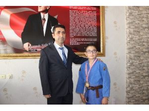 Yavuz Selim Ortaokulu öğrencisi Türkiye Şampiyonu oldu