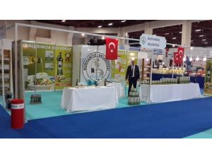 Burhaniye Belediyesi Zeytinyağları Antalya’da tüketiciyle buluştu