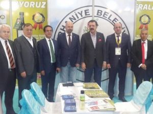 Hisarcıklıoğlu Burhaniye Belediyesi Standını ziyaret etti