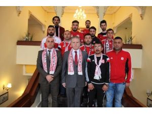 Sivasspor taraftar grubundan, Vali Gül’e ziyaret